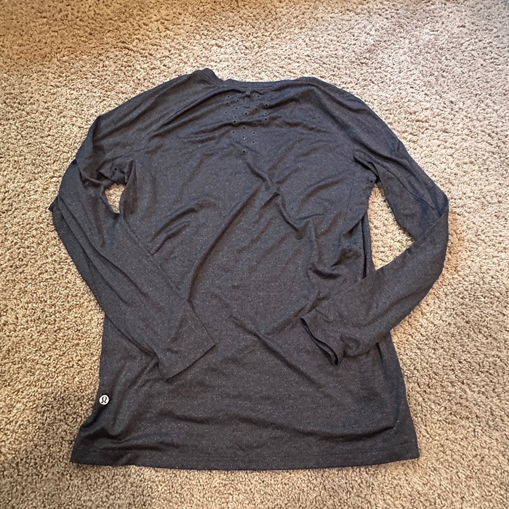 Lululemon Men's Black Long Sleeve athletic Shirt - Picture 2 of 4